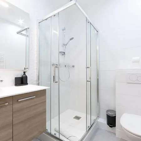 Superbe Appartement, Lumineux Et Moderne * 니스